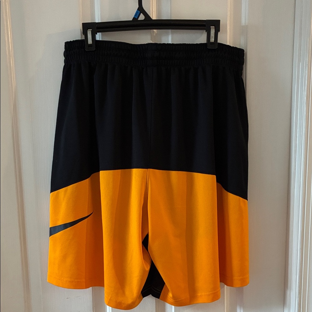 Nike Black & Gold Sports Shorts - Picture 6 of 7